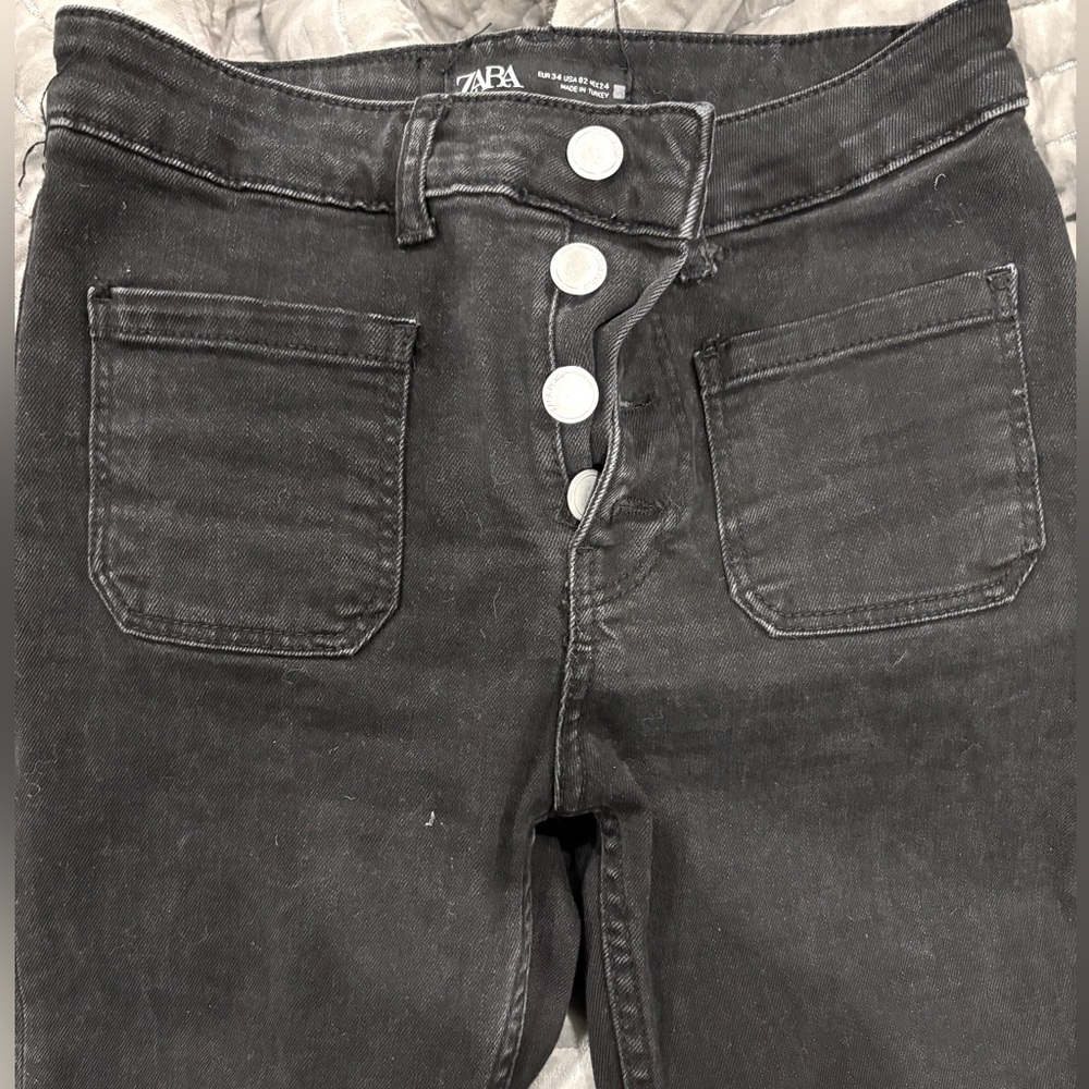 Zara Stylish JeansZara Women's Black High-Waisted Jeans